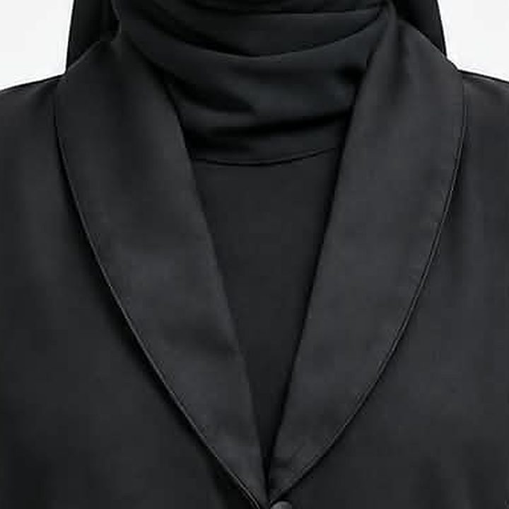 Satin shawl collar with piped edge